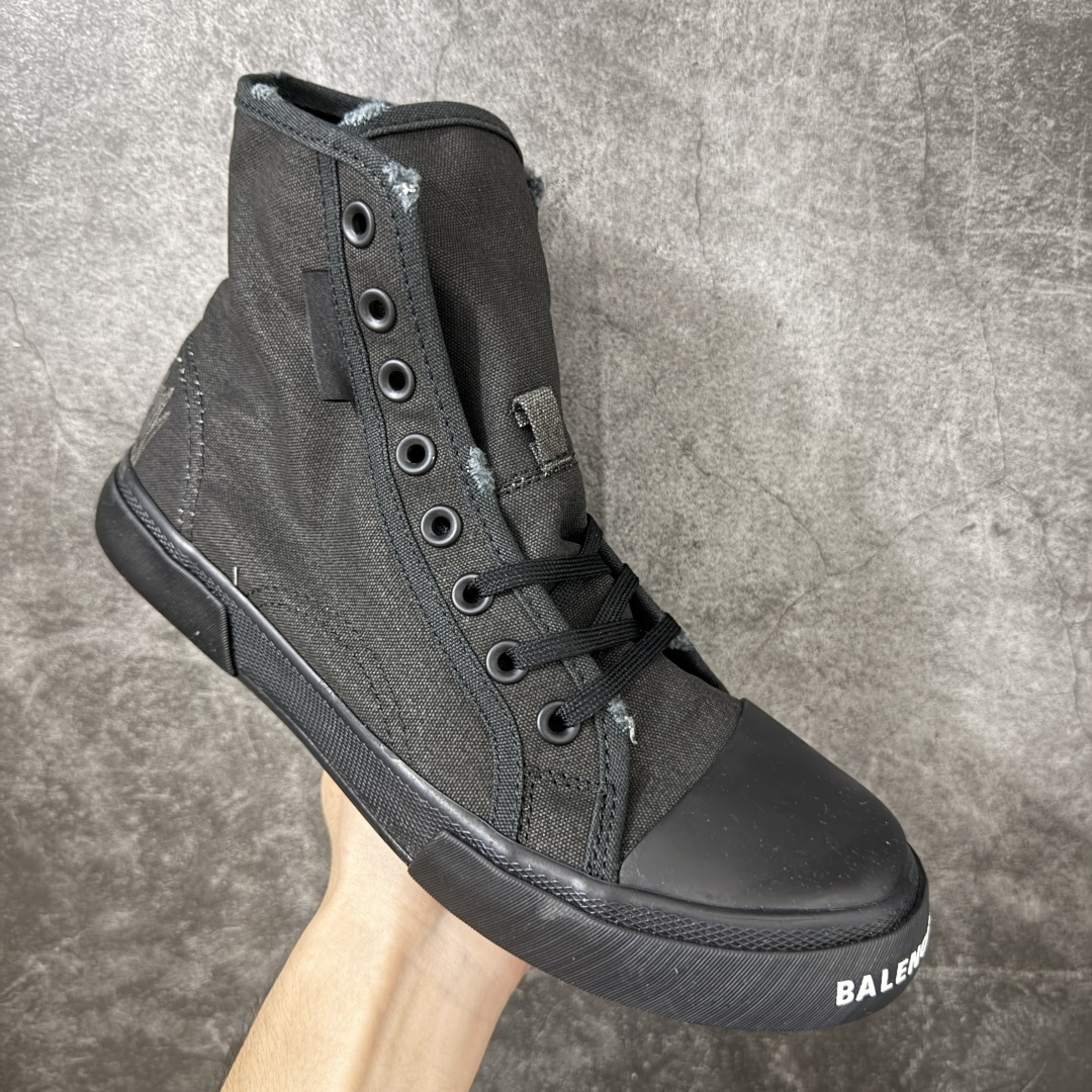 BALENCIAGA PARIS 巴黎世家 磨损做旧效果休闲帆布鞋 今年最火的一款布鞋 风格永续 永不过时 做旧复古风格