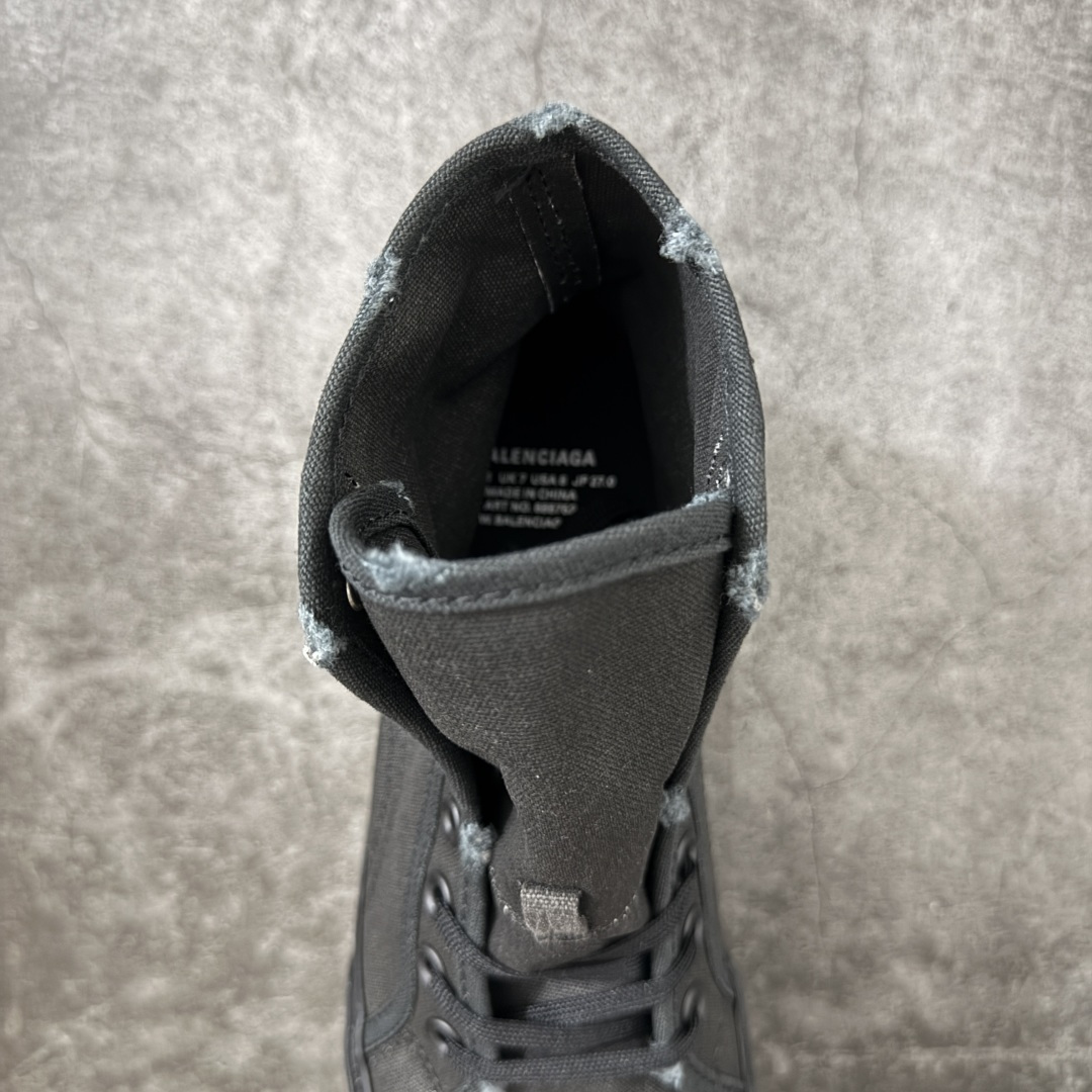 BALENCIAGA PARIS 巴黎世家 磨损做旧效果休闲帆布鞋 今年最火的一款布鞋 风格永续 永不过时 做旧复古风格