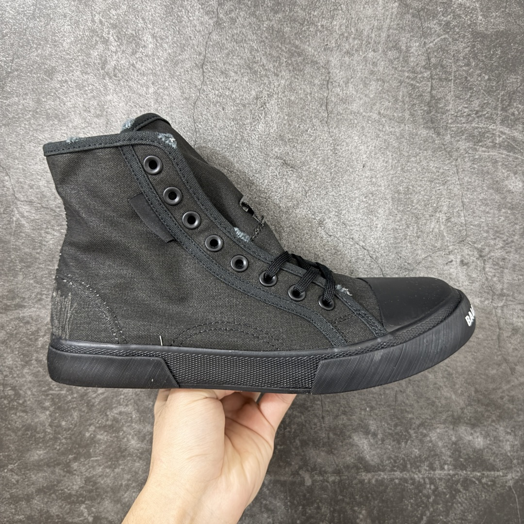 BALENCIAGA PARIS 巴黎世家 磨损做旧效果休闲帆布鞋 今年最火的一款布鞋 风格永续 永不过时 做旧复古风格