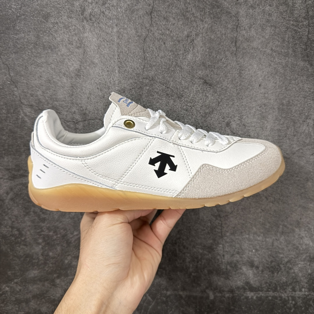 迪桑特DESCENTE KINETIC RUN 运动舒适 低帮休闲训练鞋 灵感源于经典鞋形 以简洁线条勾勒百搭造型 选用