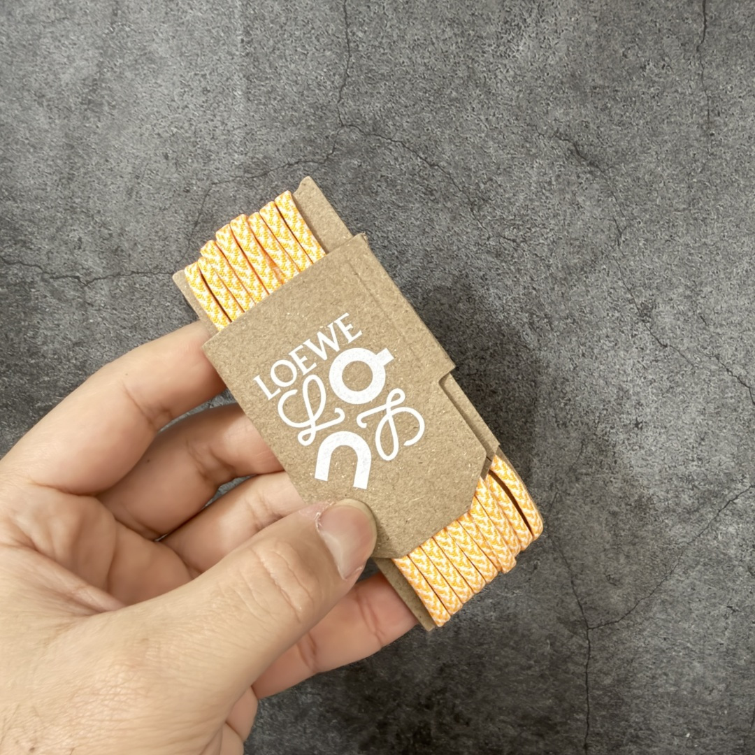 LOEWE罗意威 x ON昂跑 联名款 Cloudsolo系列 •原鞋一致橡胶底 原版高弹MD 加爆米花料 •正确后跟小 LOEWE罗意威 x ON昂跑 联名款 Cloudsolo系列 •原鞋一致橡胶底 原版高弹MD 加爆米花料 •正确后跟小