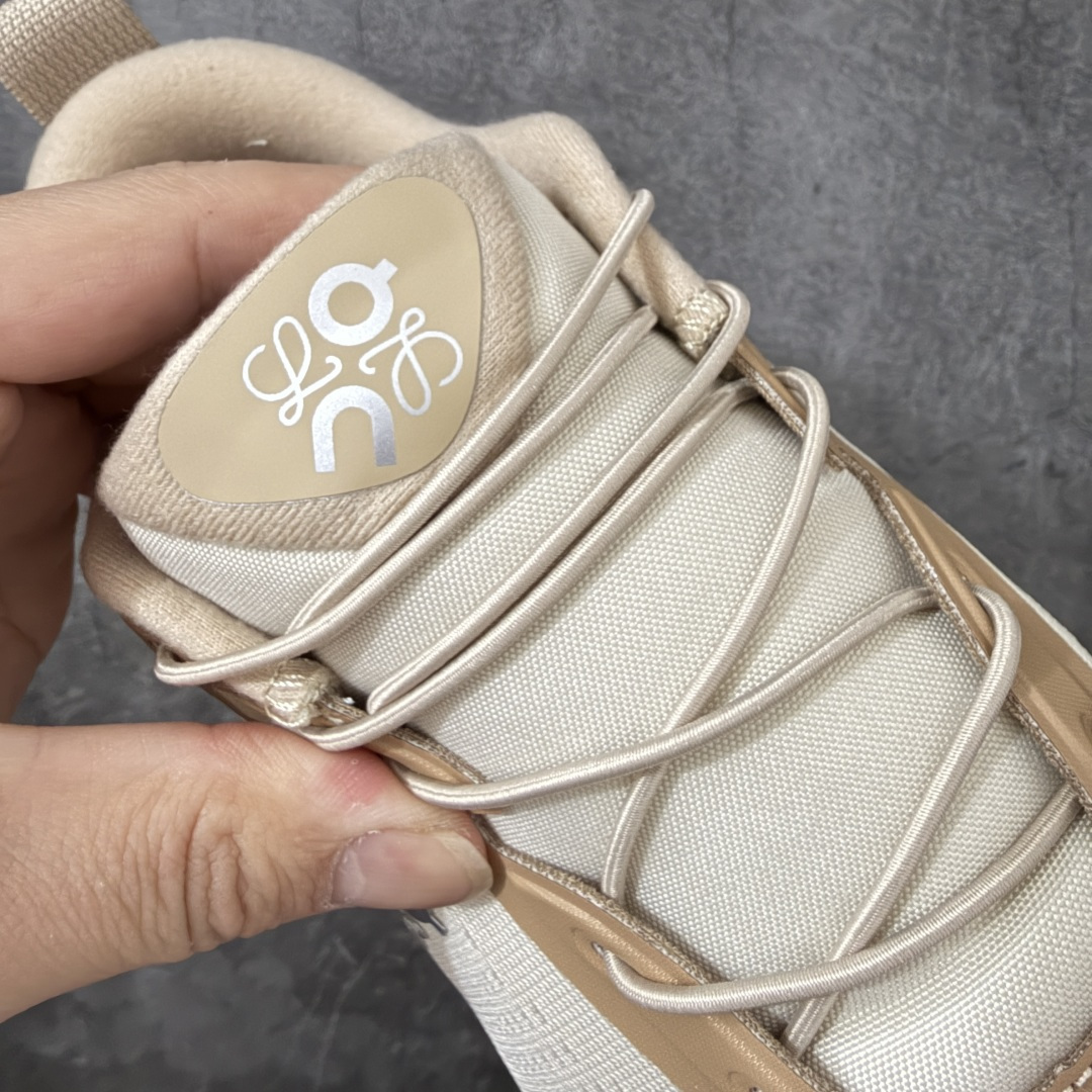 LOEWE罗意威 x ON昂跑 联名款 Cloudsolo系列 •原鞋一致橡胶底 原版高弹MD 加爆米花料 •正确后跟小