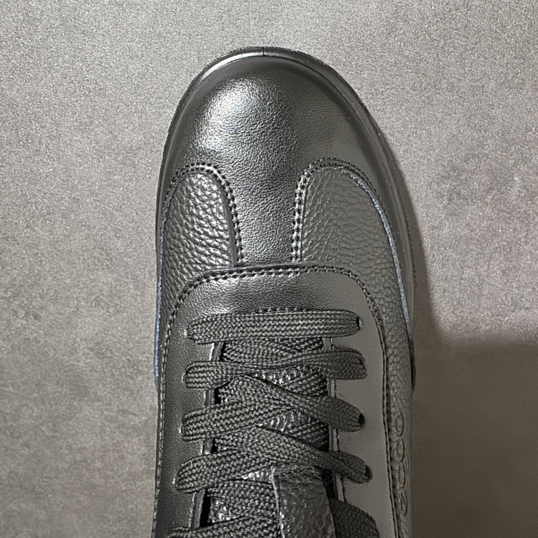 Ecco Biomc Artle Colour Extras 爱步男士低帮休闲鞋 牛皮材质 尺码：39-44 货号： 