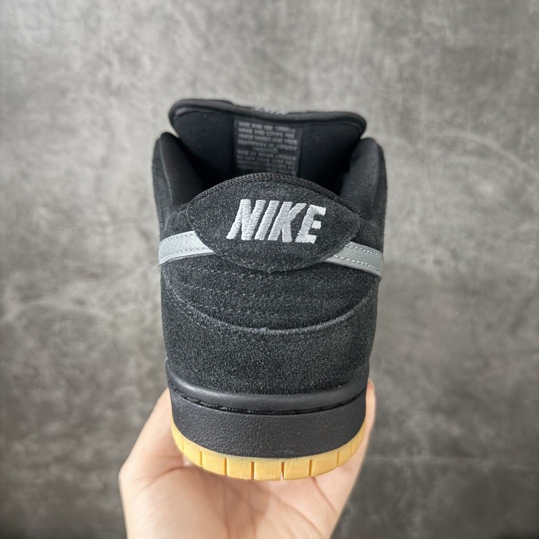 Dunk SB Low 经典黑生胶底 BQ6817-010 纯原品质 无论清洁度 做工鞋型 用料 都是最高标准打造 原厂
