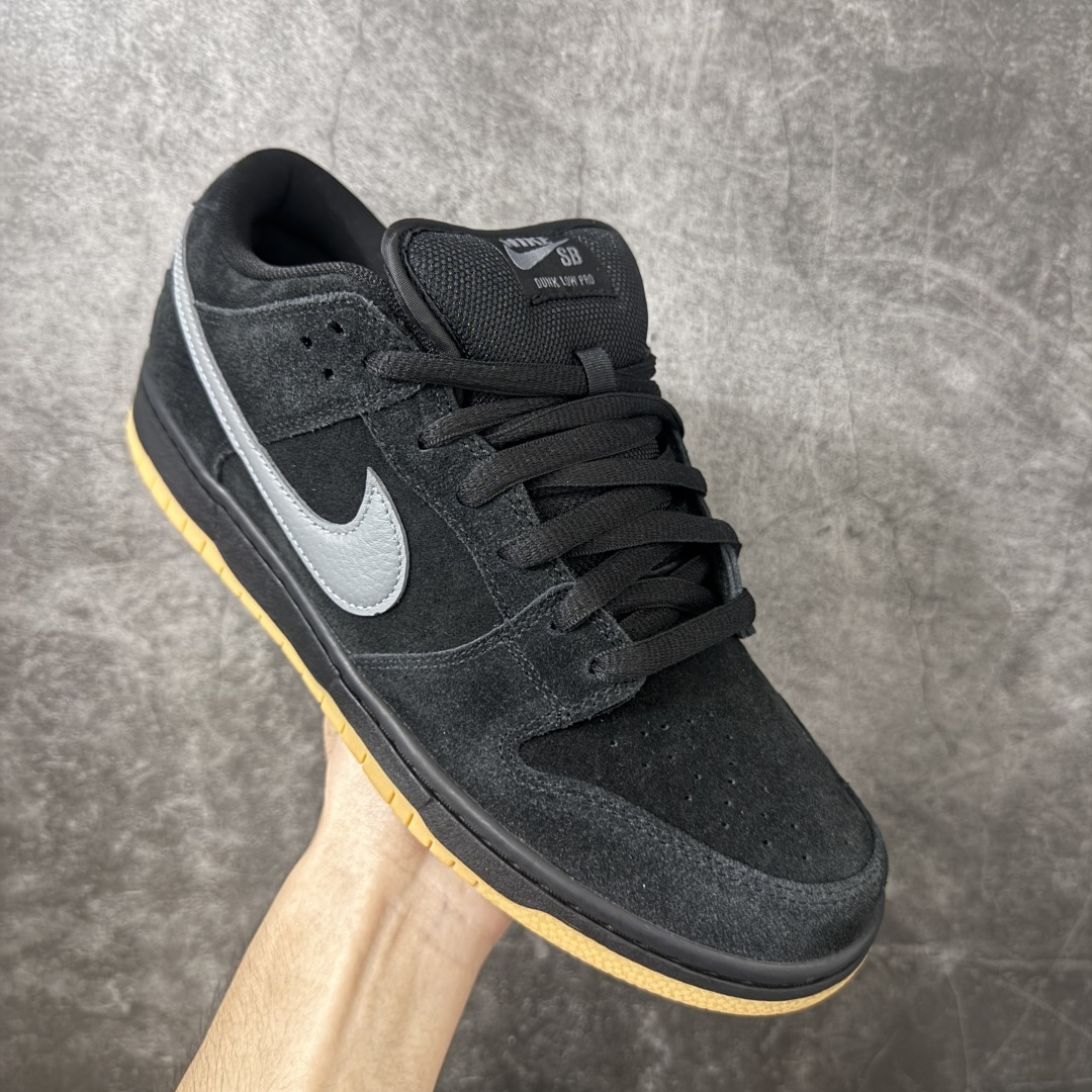 Dunk SB Low 经典黑生胶底 BQ6817-010 纯原品质 无论清洁度 做工鞋型 用料 都是最高标准打造 原厂