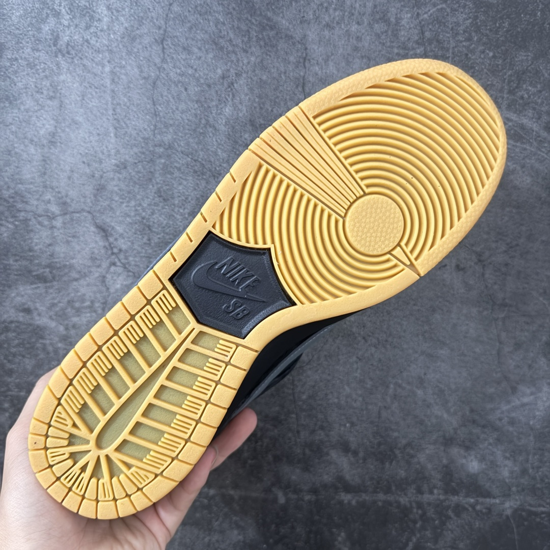Dunk SB Low 经典黑生胶底 BQ6817-010 纯原品质 无论清洁度 做工鞋型 用料 都是最高标准打造 原厂