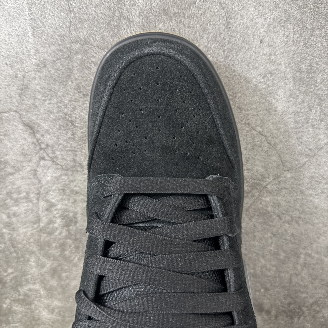 Dunk SB Low 经典黑生胶底 BQ6817-010 纯原品质 无论清洁度 做工鞋型 用料 都是最高标准打造 原厂