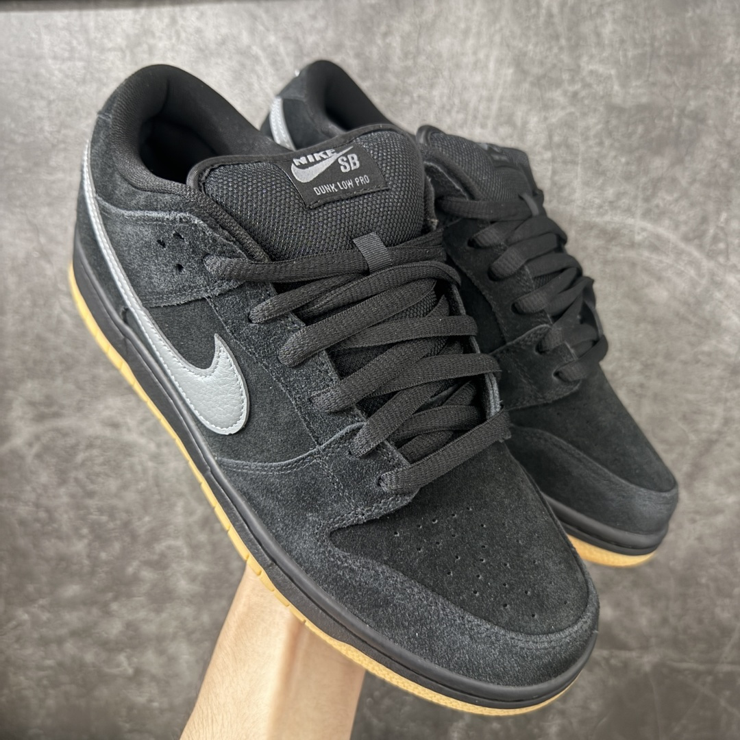 Dunk SB Low 经典黑生胶底 BQ6817-010 纯原品质 无论清洁度 做工鞋型 用料 都是最高标准打造 原厂