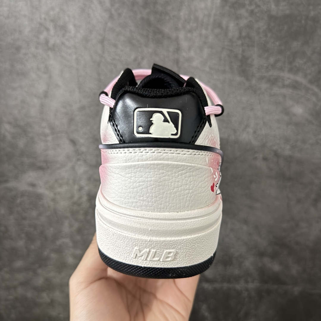 MLB NY 印花网红学长鞋 手工手绘涂鸦恶作剧 此款为人工手绘定制图案 原版基于MLB修改款 加以创意定制 完美品质做 MLB NY 印花网红学长鞋 手工手绘涂鸦恶作剧 此款为人工手绘定制图案 原版基于MLB修改款 加以创意定制 完美品质做