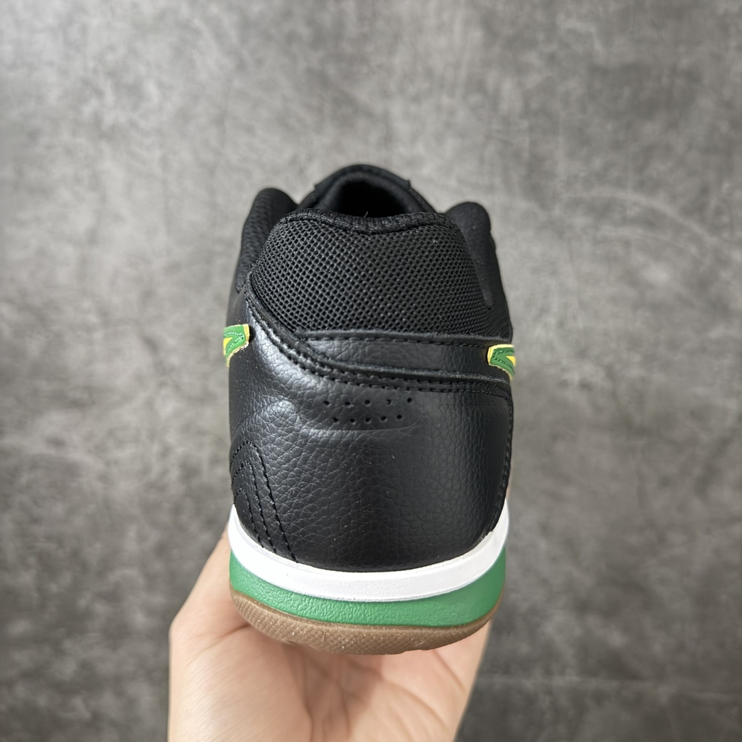 NIKE GATO 低帮生活休闲鞋 足球鞋 透气网布眼融入皮革，织和物合成材质覆面，营造21世初纪的畅跑美学概念。泡棉中