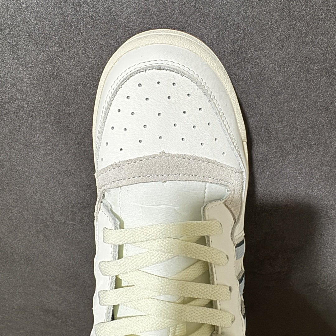 adidas Originals Forum 84 OG “Bright Bl 采用最新开发的鞋底 鞋底边墙纹路由一代的