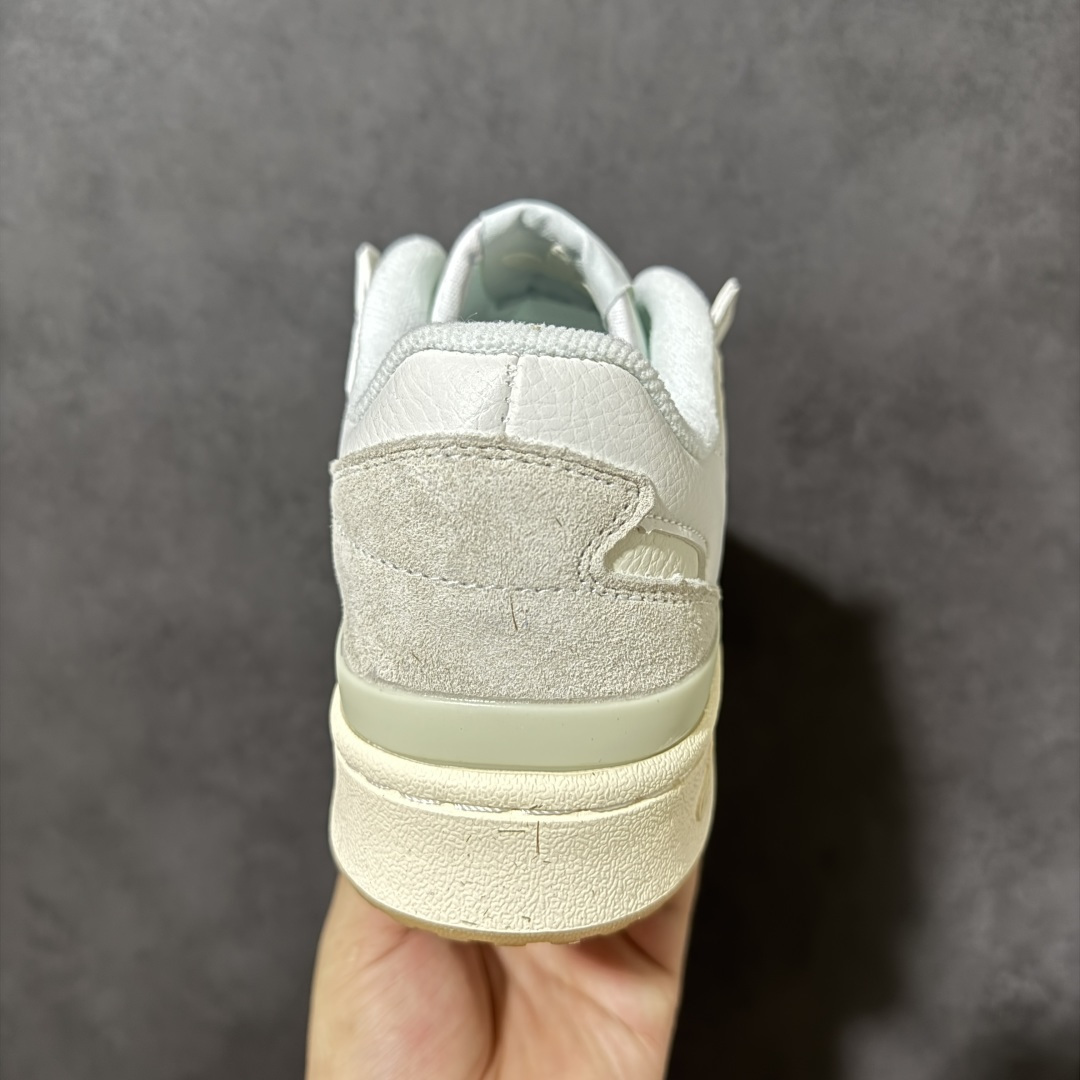 adidas Originals Forum 84 OG “Bright Bl 采用最新开发的鞋底 鞋底边墙纹路由一代的