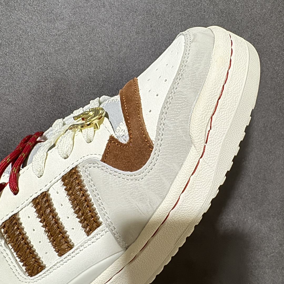 adidas Originals Forum 84 OG “Bright Bl 采用最新开发的鞋底 鞋底边墙纹路由一代的