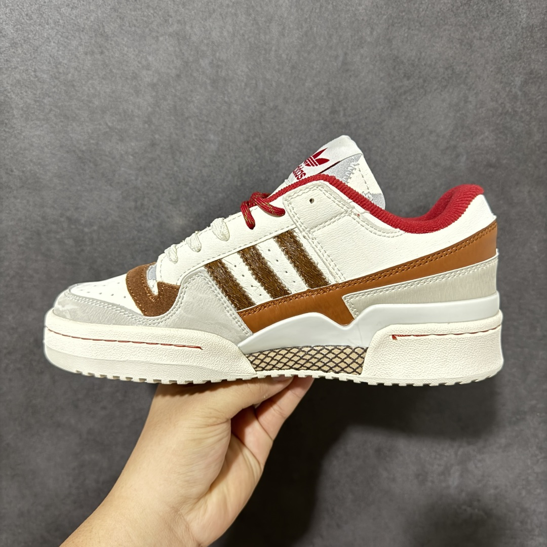 adidas Originals Forum 84 OG “Bright Bl 采用最新开发的鞋底 鞋底边墙纹路由一代的