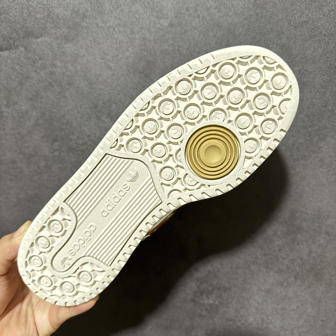 adidas Originals Forum 84 OG “Bright Bl 采用最新开发的鞋底 鞋底边墙纹路由一代的