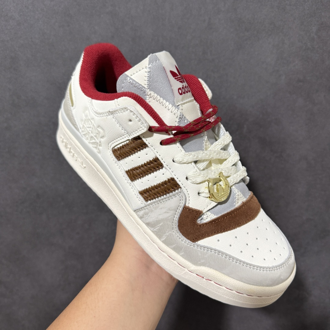 adidas Originals Forum 84 OG “Bright Bl 采用最新开发的鞋底 鞋底边墙纹路由一代的