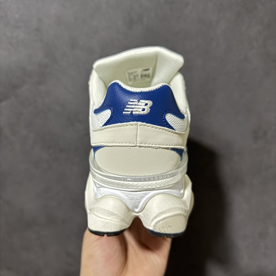 New Balance NB9060 联名款复古休闲运动慢跑鞋 #鞋款灵感源自设计师本人对夏日的怀日回忆。鞋面大身由空间 New Balance NB9060 联名款复古休闲运动慢跑鞋 #鞋款灵感源自设计师本人对夏日的怀日回忆。鞋面大身由空间