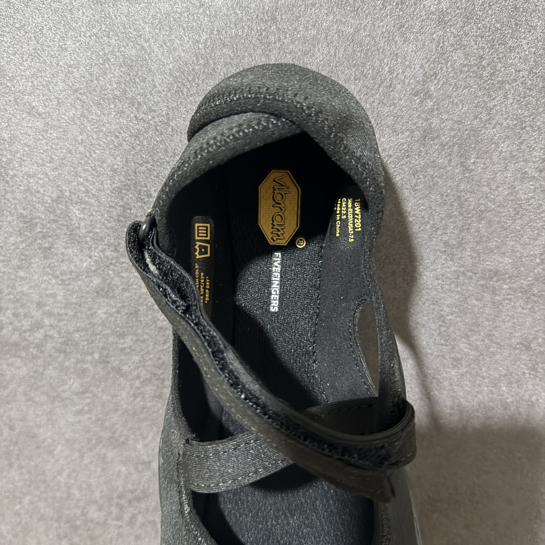 Vibram V-Soul 分趾玛丽珍五指鞋 魔术贴绑带设计，贴合脚型不掉跟 零落差薄底，模拟赤足感 普拉提、瑜伽、室内