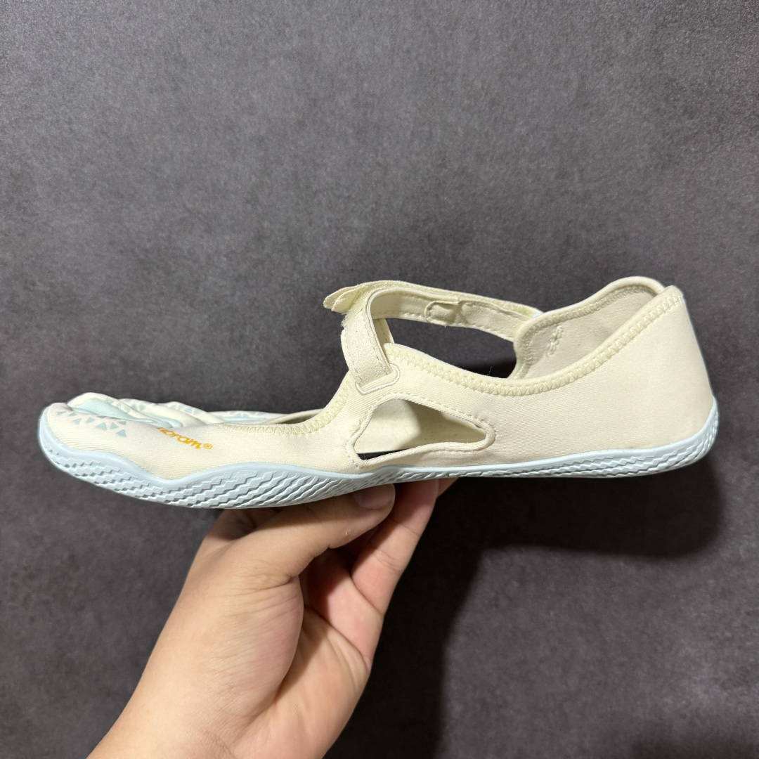 Vibram V-Soul 分趾玛丽珍五指鞋 魔术贴绑带设计,贴合脚型不掉跟 零落差薄底,模拟赤足感 普拉提、瑜伽、室内 Vibram V-Soul 分趾玛丽珍五指鞋 魔术贴绑带设计,贴合脚型不掉跟 零落差薄底,模拟赤足感 普拉提、瑜伽、室内