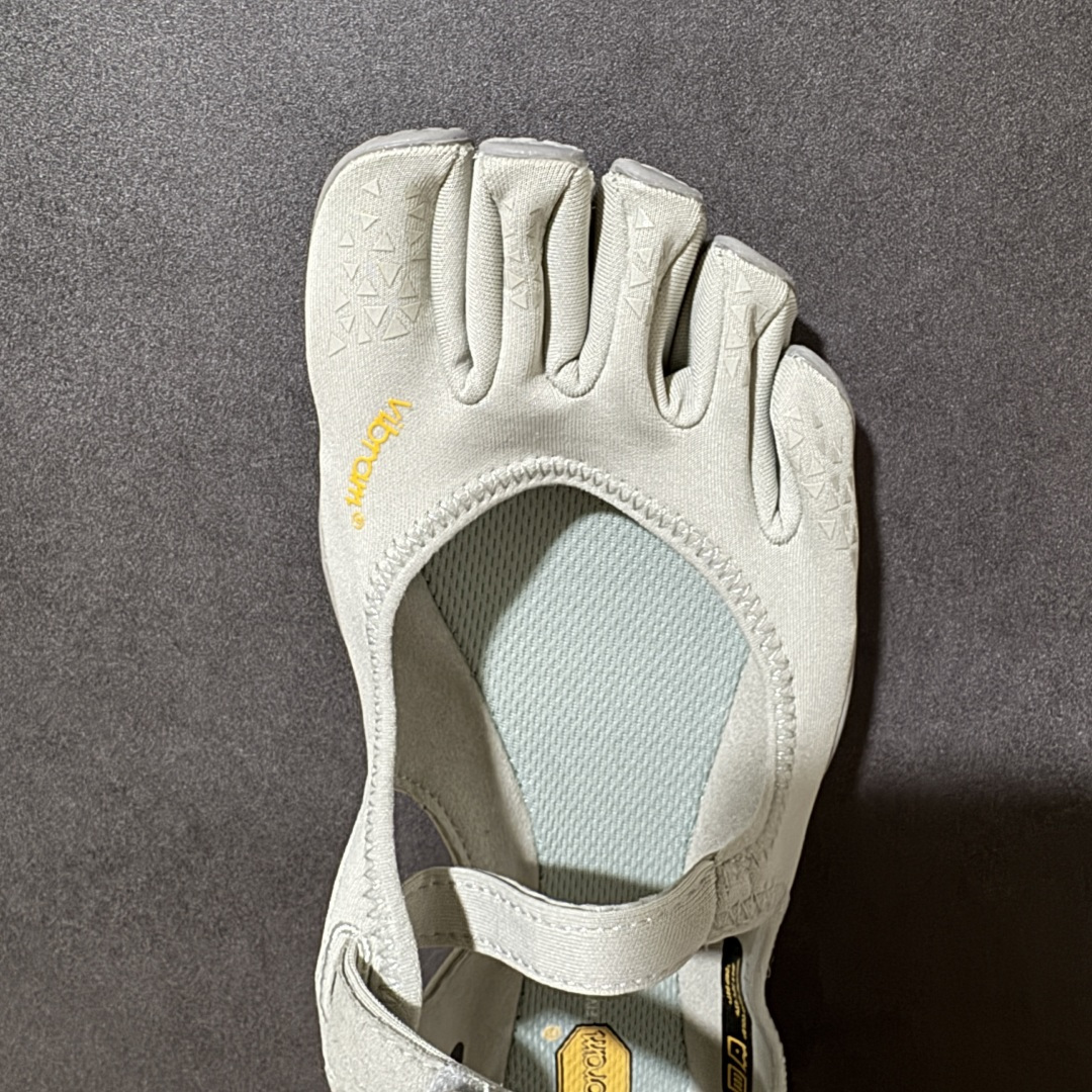 Vibram V-Soul 分趾玛丽珍五指鞋 魔术贴绑带设计，贴合脚型不掉跟 零落差薄底，模拟赤足感 普拉提、瑜伽、室内