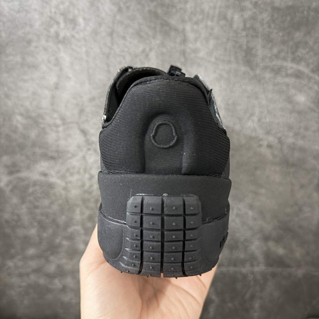 Moncler 蒙口 户外徒步登山鞋 灰网面搭配生胶厚底,复古山系感拉满 透气网布鞋面,加固鞋头防滑颗粒,多色织带鞋带设 Moncler 蒙口 户外徒步登山鞋 灰网面搭配生胶厚底,复古山系感拉满 透气网布鞋面,加固鞋头防滑颗粒,多色织带鞋带设