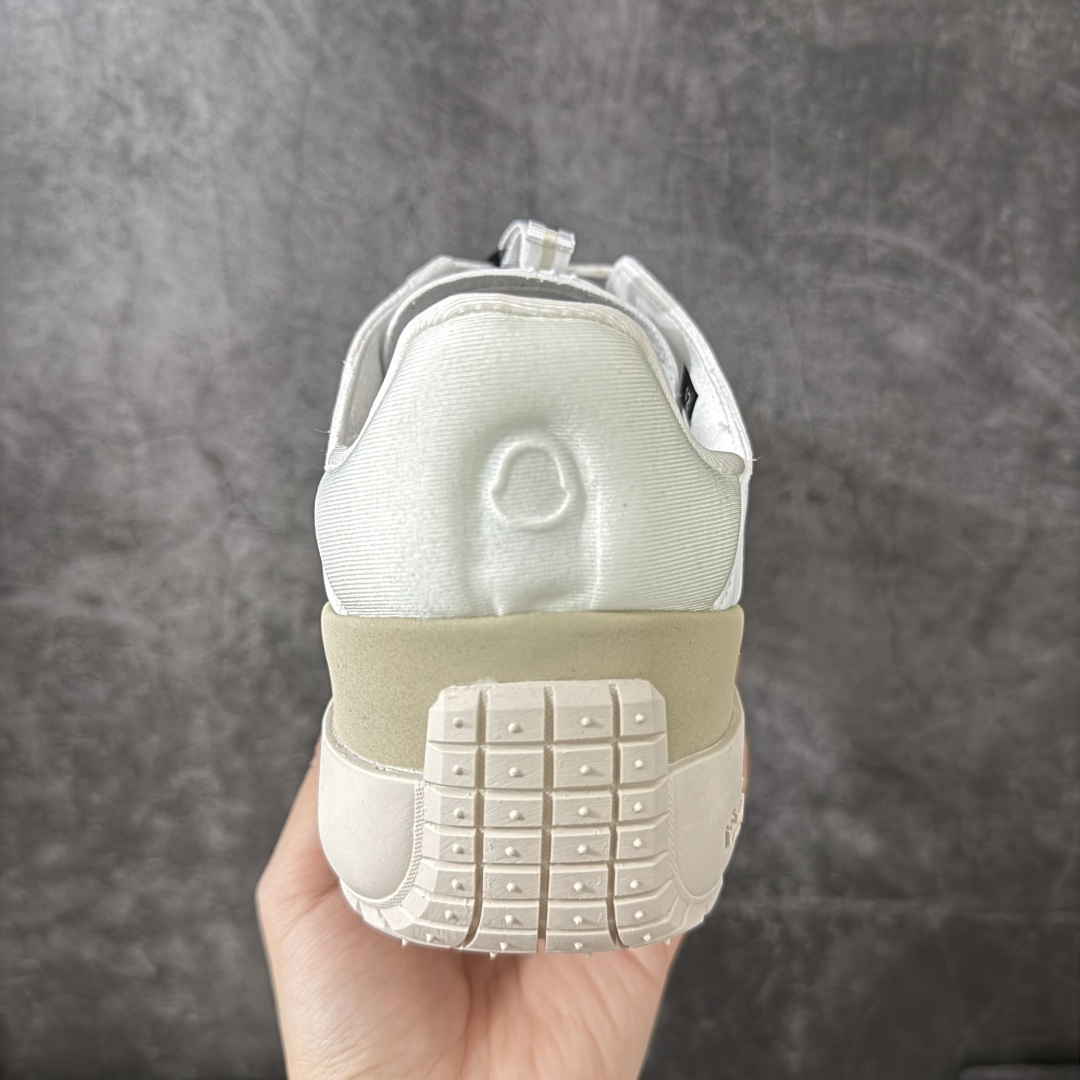Moncler 蒙口 户外徒步登山鞋 灰网面搭配生胶厚底，复古山系感拉满 透气网布鞋面，加固鞋头防滑颗粒，多色织带鞋带设