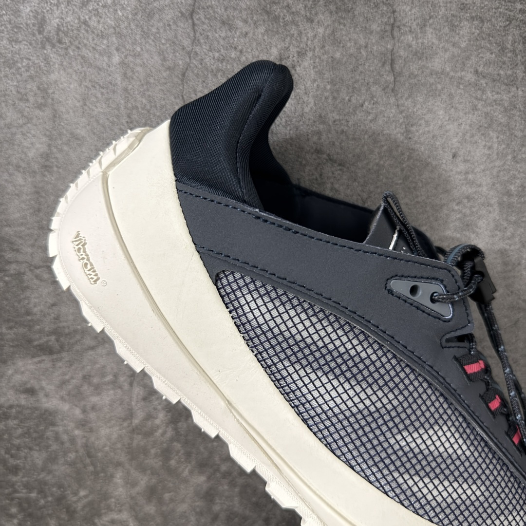 Moncler 蒙口 户外徒步登山鞋 灰网面搭配生胶厚底，复古山系感拉满 透气网布鞋面，加固鞋头防滑颗粒，多色织带鞋带设