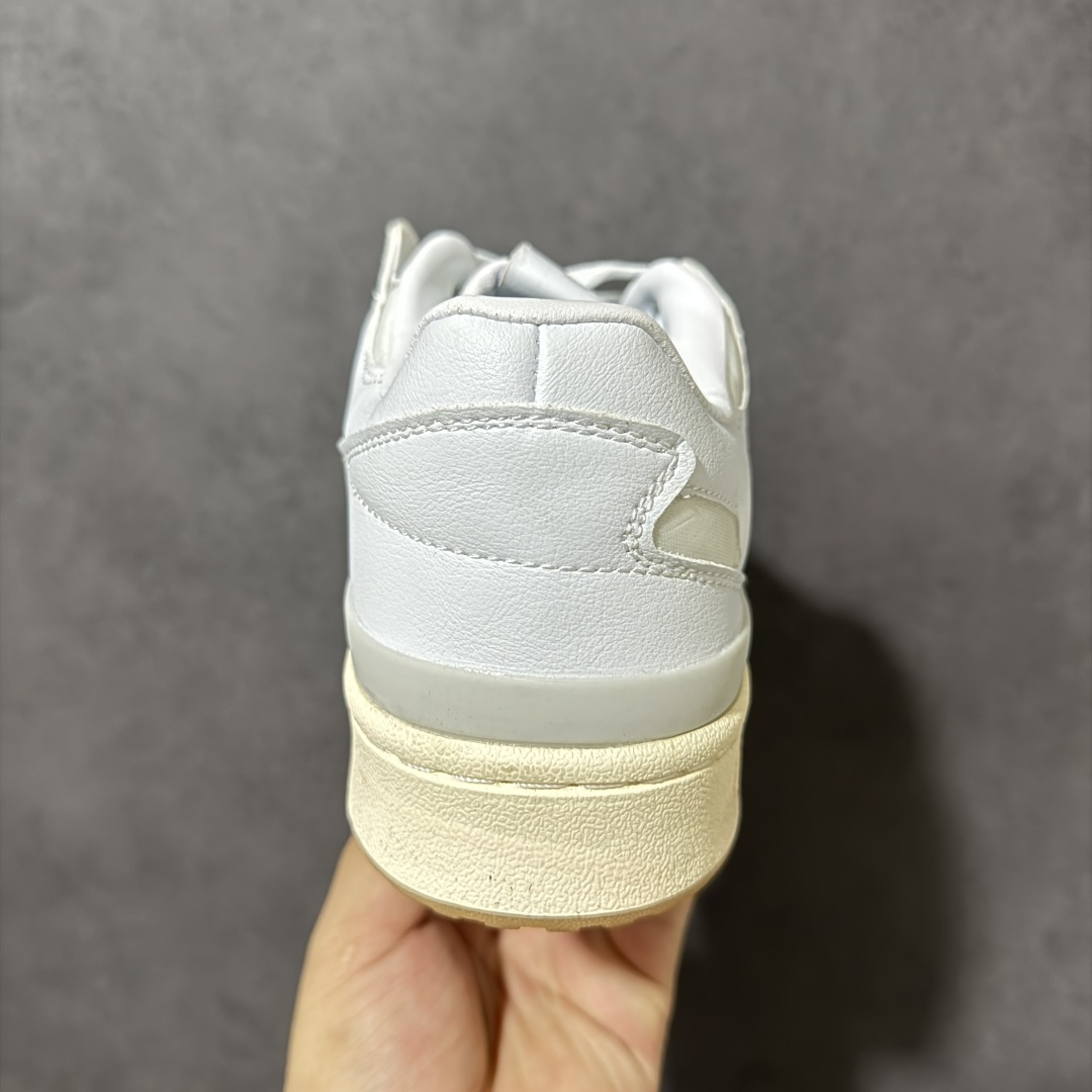 adidas Originals Forum 84 OG “Bright Bl 采用最新开发的鞋底 鞋底边墙纹路由一代的