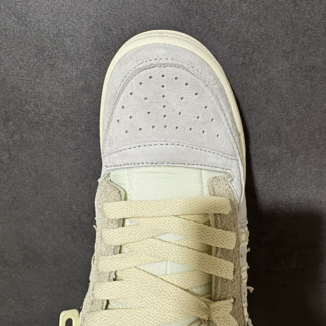 adidas Originals Forum 84 OG “Bright Bl 采用最新开发的鞋底 鞋底边墙纹路由一代的