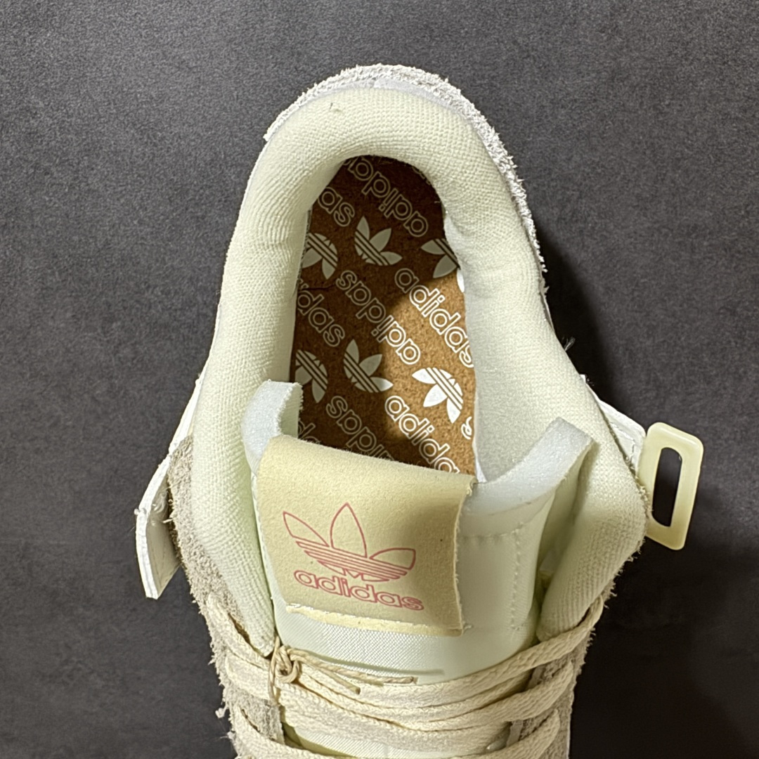 adidas Originals Forum 84 OG “Bright Bl 采用最新开发的鞋底 鞋底边墙纹路由一代的