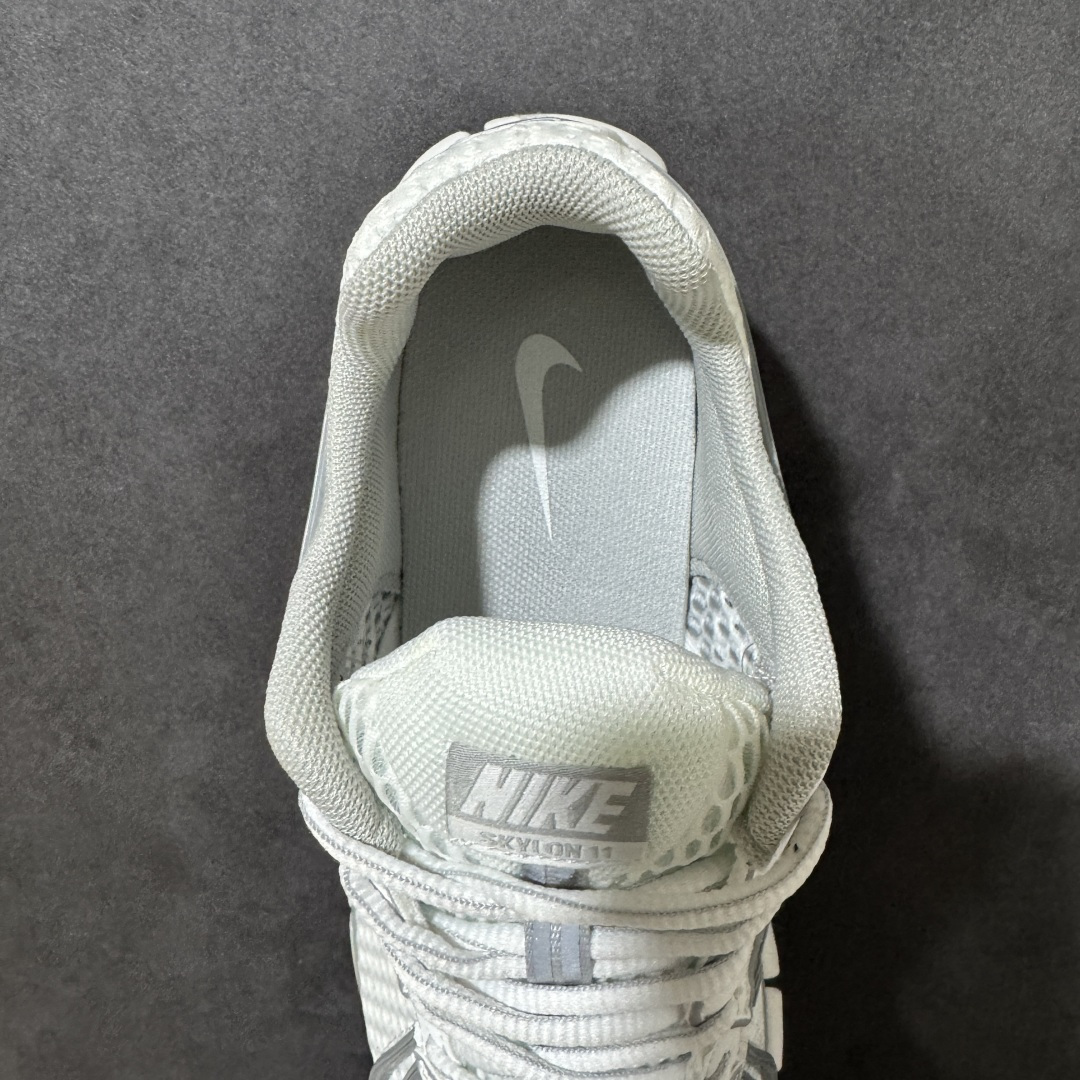 Nike Zoom Skylon 11 舒适柔软透气回弹 复古跑步鞋 货号: IU7360-103 尺码: 36-45没
