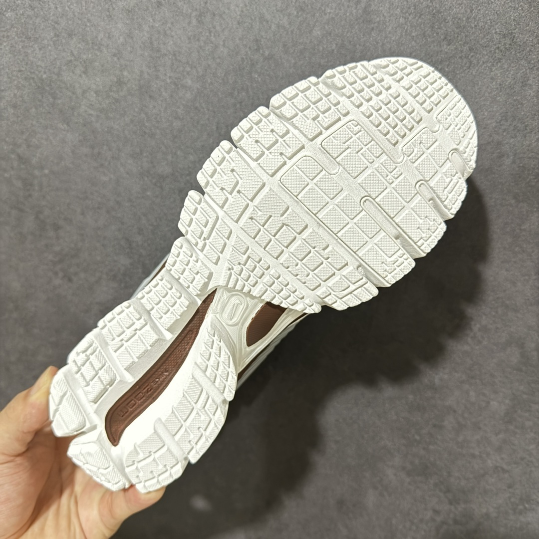 Nike Zoom Skylon 11 舒适柔软透气回弹 复古跑步鞋 货号: IU7360-102 尺码: 36-45 