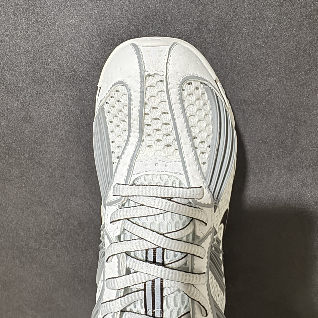 Nike Zoom Skylon 11 舒适柔软透气回弹 复古跑步鞋 货号: IU7360-102 尺码: 36-45 