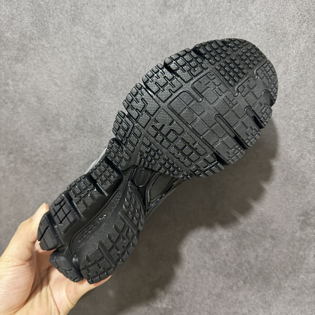 Nike Zoom Skylon 11 舒适柔软透气回弹 复古跑步鞋 货号: IU7360-002 尺码: 36-45没