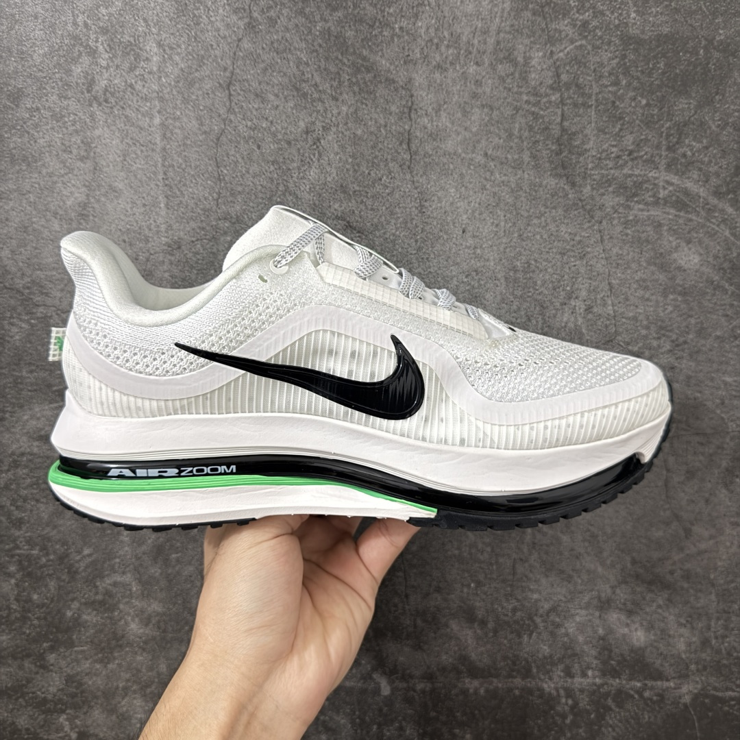 Nike Pegasus Premium SE 舒适百搭减震防滑耐磨透气 低帮跑步鞋 简约又不失活力，上脚超吸睛。 它不