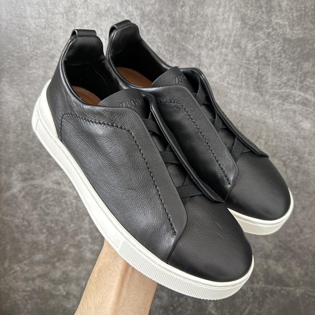 Zegna Triple Stitch 杰尼亚皮革 圆头平底 低帮低帮运动鞋 黑白皮面 摔花纹牛皮制成，饰以丰富的工艺细