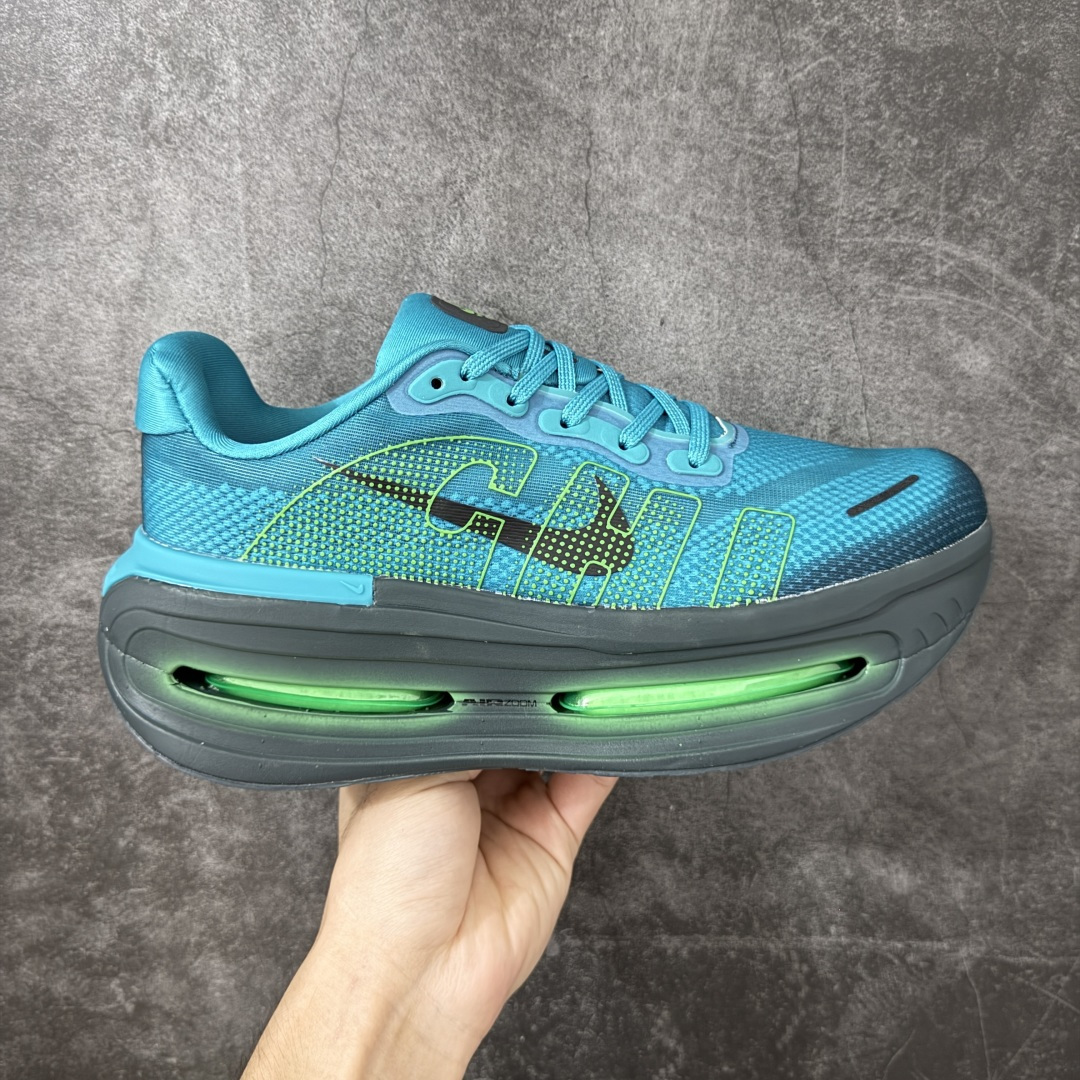 Nike VOMERO PREMIUM 耐克 舒适减震防滑 低帮跑步鞋 全掌ReactX泡绵中底 前掌和后跟还配备了Ai
