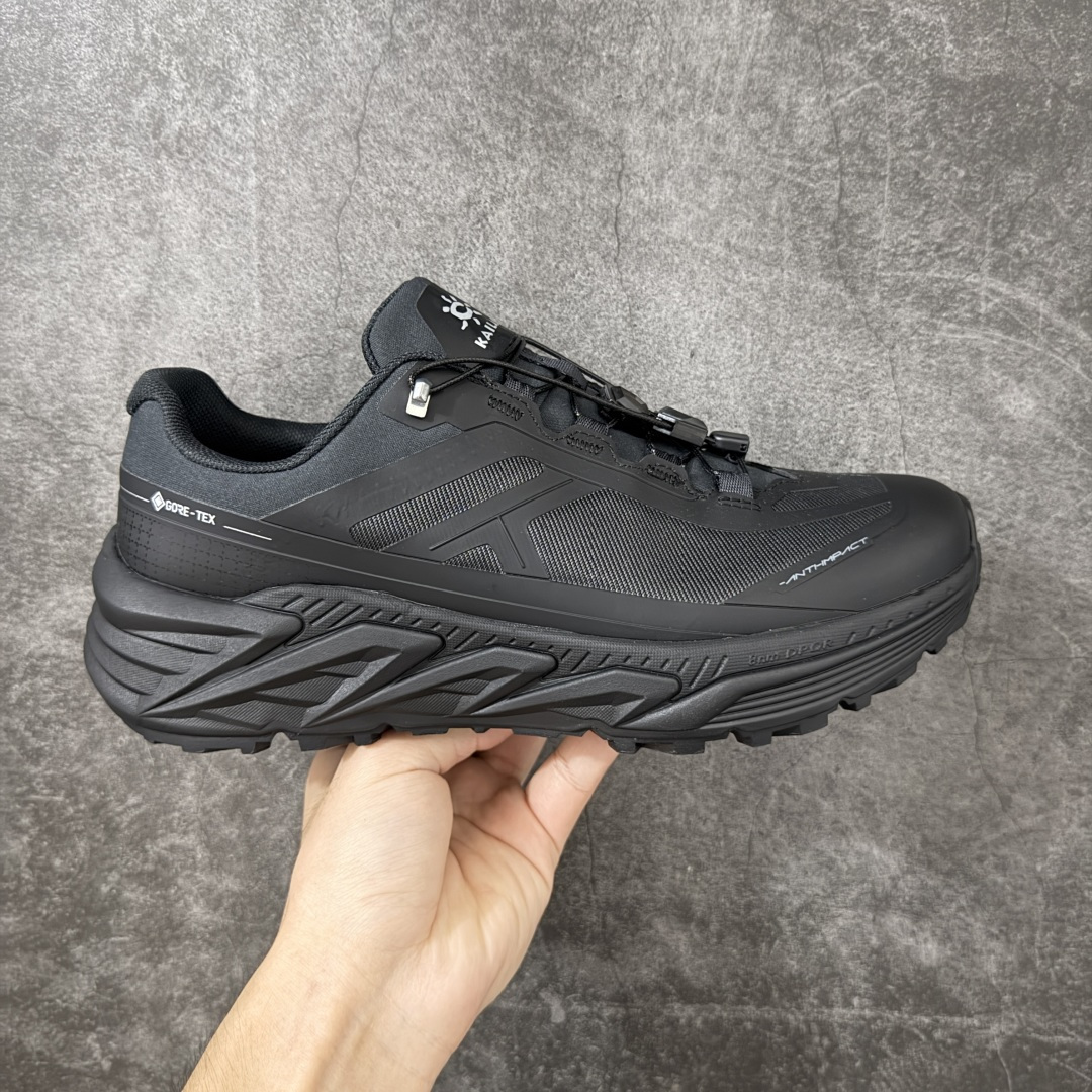 KAILAS GTX 凯乐石 山行3 纯黑 轻量户外运动徒步越野跑山鞋 GTX网布鞋面。低帮袜套鞋口，弹性包裹脚踝，活动