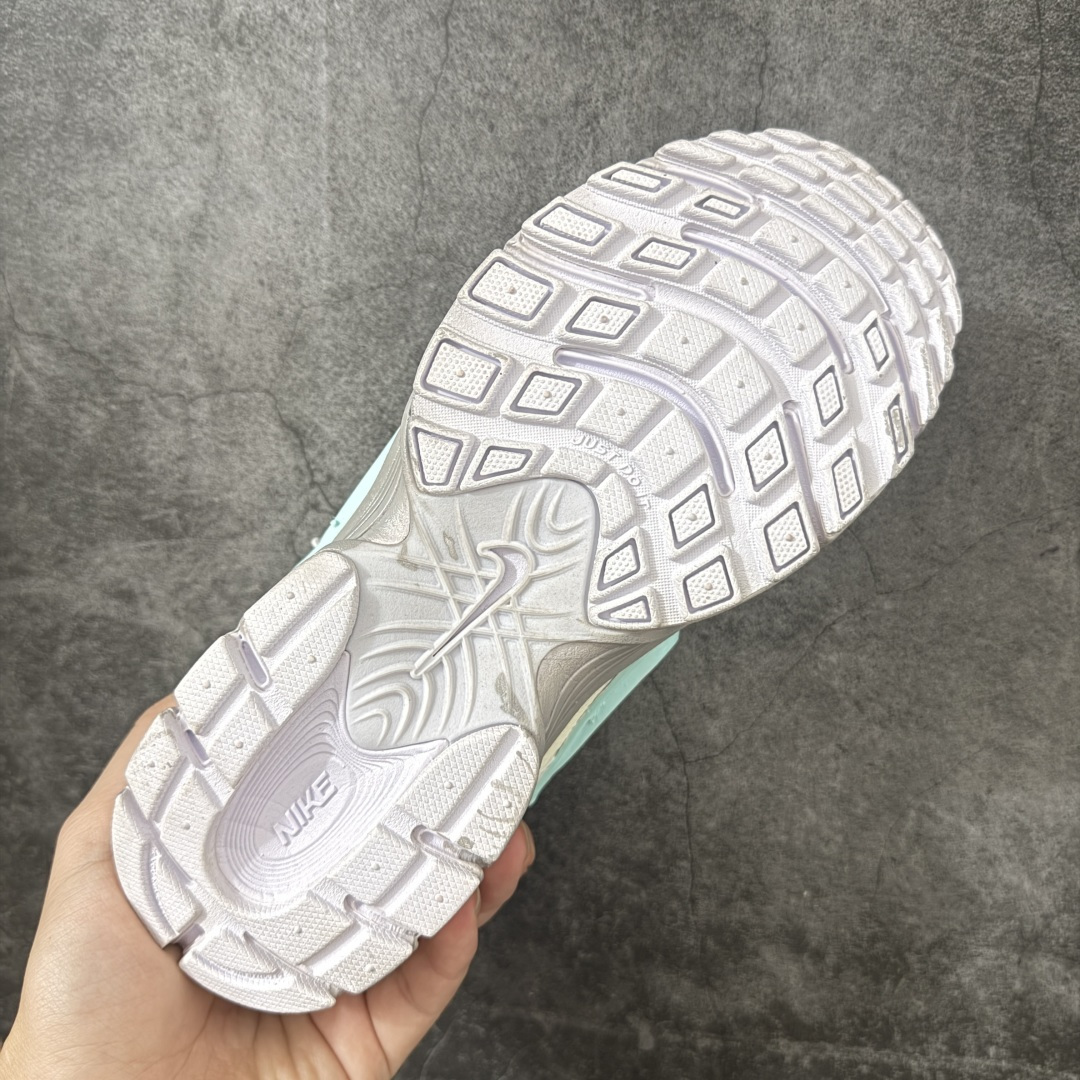 Nike V5 RNR 复古做旧 解构绑带 舒适百搭防滑耐磨 低帮跑步鞋 舒适有型适合日常穿着 该鞋款延续千禧年经典设计