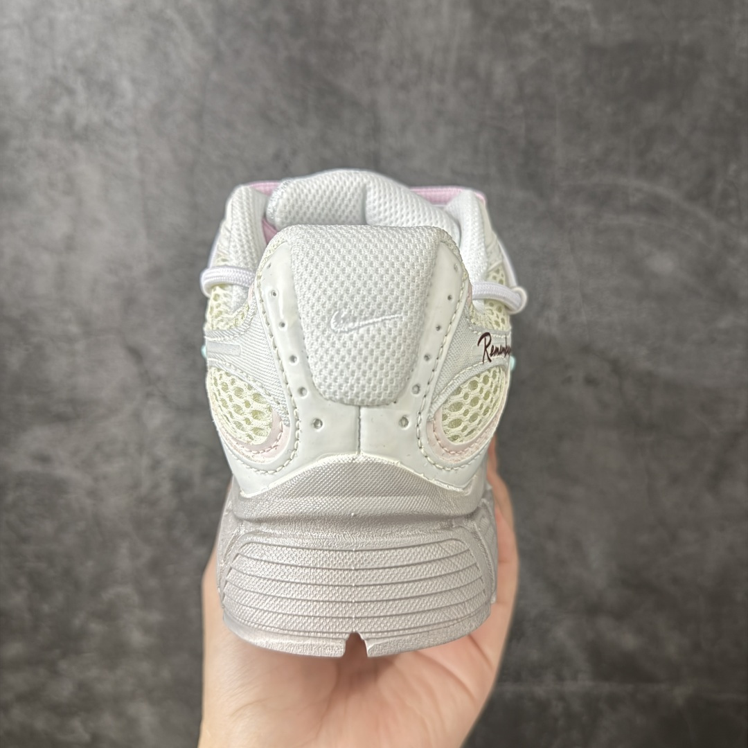 Nike V5 RNR 复古做旧 解构绑带 舒适百搭防滑耐磨 低帮跑步鞋 舒适有型适合日常穿着 该鞋款延续千禧年经典设计