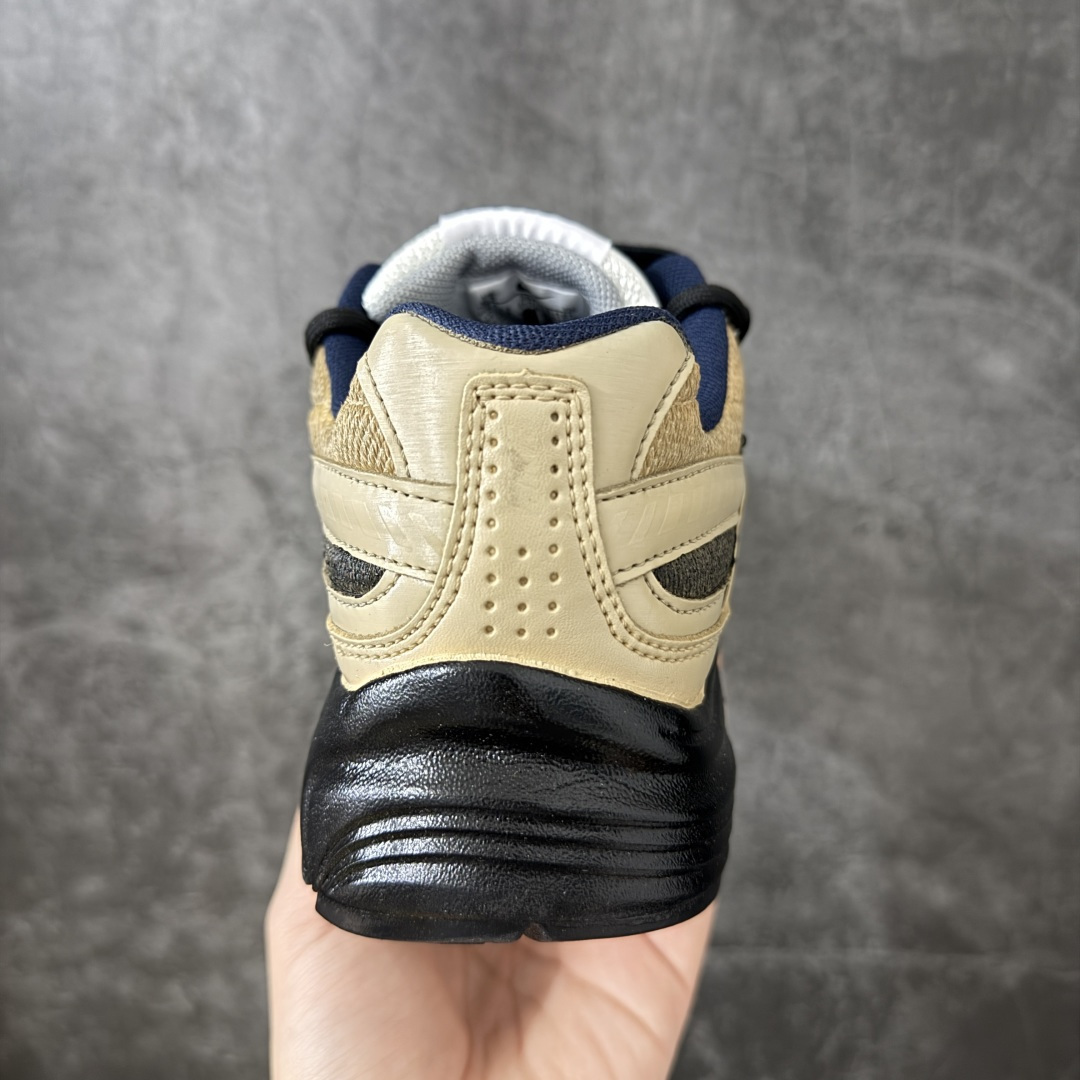 NIKE INITIATOR 创始者系列复古休闲运动舒适跑鞋 此款为人工手绘定制图案 原版基于Nike Initiato NIKE INITIATOR 创始者系列复古休闲运动舒适跑鞋 此款为人工手绘定制图案 原版基于Nike Initiato