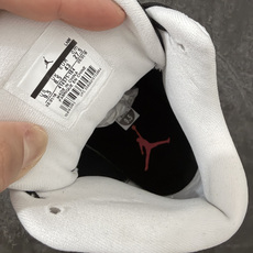 Air Jordan AJ13 Retro 黑白熊猫 -104 全新批次 原楦原档案数据开模打造 公司渠道原装全息3D猫 Air Jordan AJ13 Retro 黑白熊猫 -104 全新批次 原楦原档案数据开模打造 公司渠道原装全息3D猫