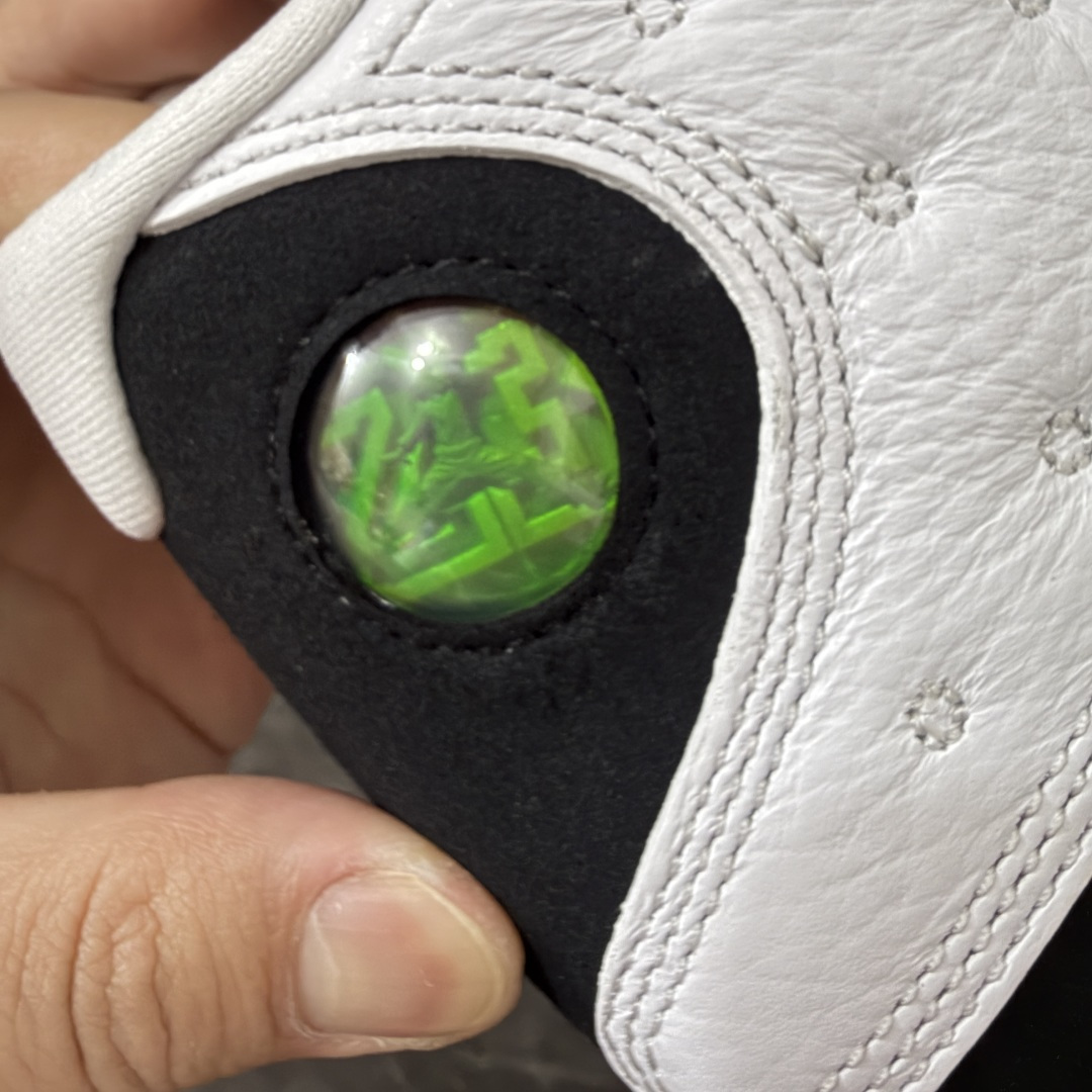 Air Jordan AJ13 Retro 黑白熊猫 -104 全新批次 原楦原档案数据开模打造 公司渠道原装全息3D猫 Air Jordan AJ13 Retro 黑白熊猫 -104 全新批次 原楦原档案数据开模打造 公司渠道原装全息3D猫