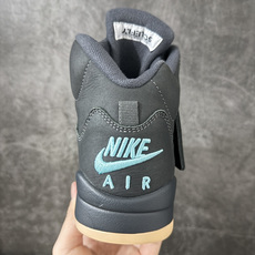 SoleFly x Air Jordan AJ5 乔5 RETRO OG ”麂皮联名黑灰绿 IU0734-001 这双 SoleFly x Air Jordan AJ5 乔5 RETRO OG ”麂皮联名黑灰绿 IU0734-001 这双
