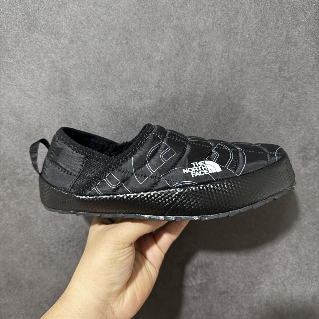 The North Face 北面 ThermoBall V 保暖营地鞋 满印黑 鞋面防泼水面料，菱格充棉填充，Ther