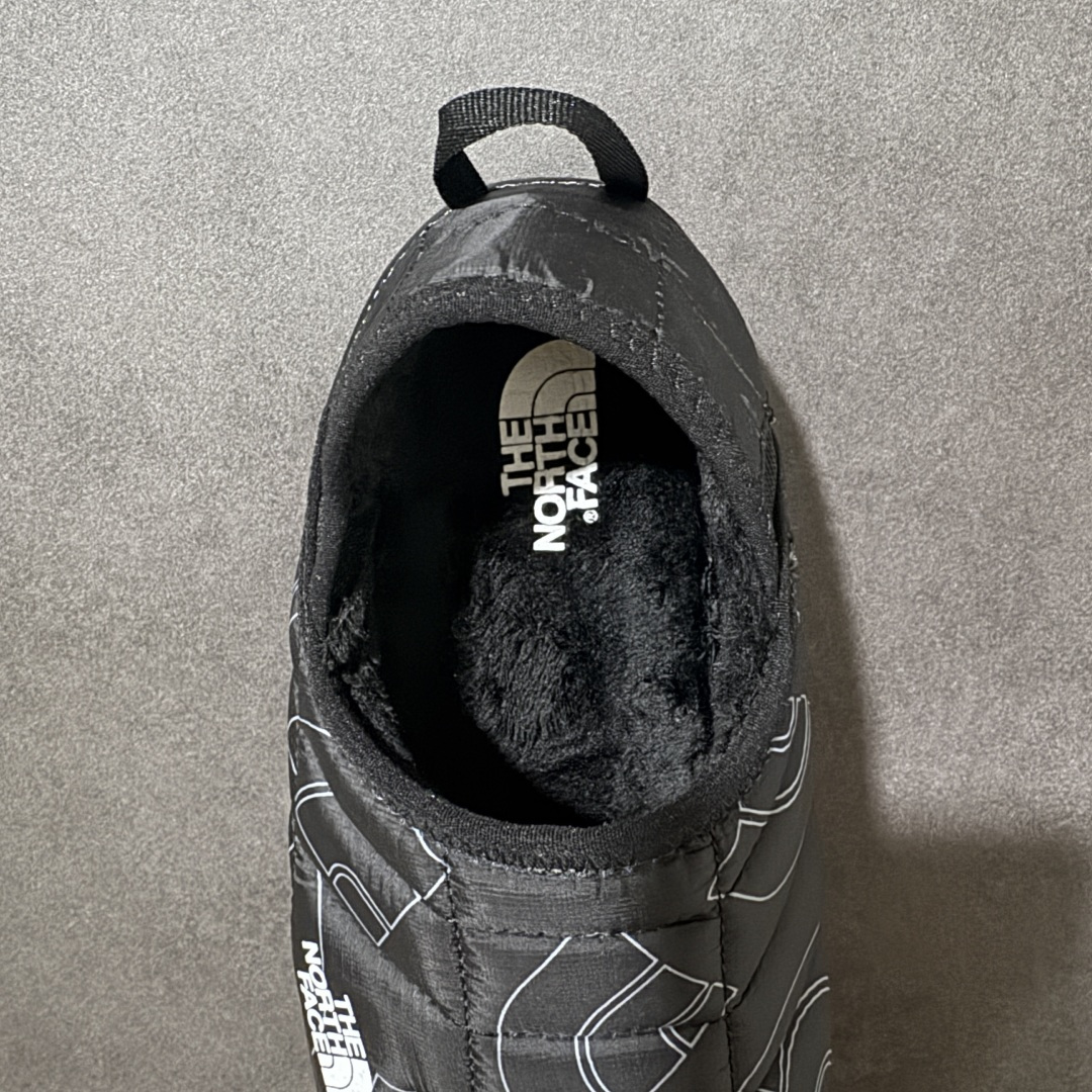The North Face 北面 ThermoBall V 保暖营地鞋 满印黑 鞋面防泼水面料,菱格充棉填充,Ther The North Face 北面 ThermoBall V 保暖营地鞋 满印黑 鞋面防泼水面料,菱格充棉填充,Ther