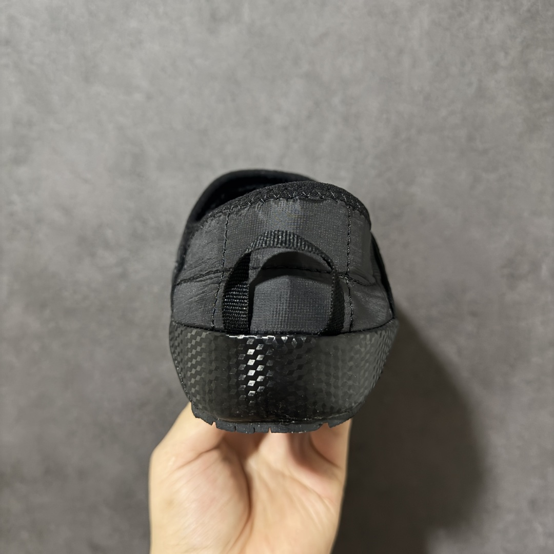 The North Face 北面 ThermoBall V 保暖营地鞋 满印黑 鞋面防泼水面料,菱格充棉填充,Ther The North Face 北面 ThermoBall V 保暖营地鞋 满印黑 鞋面防泼水面料,菱格充棉填充,Ther