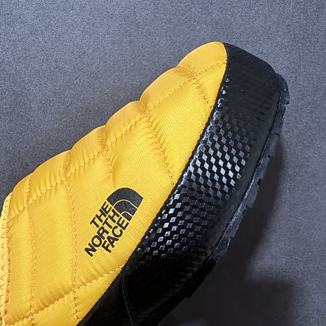 The North Face 北面 ThermoBall V 保暖营地鞋 巅峰金 鞋面防泼水面料，菱格充棉填充，Ther
