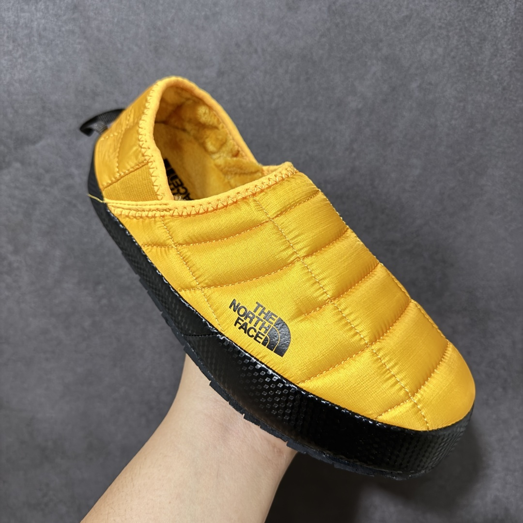 The North Face 北面 ThermoBall V 保暖营地鞋 巅峰金 鞋面防泼水面料，菱格充棉填充，Ther