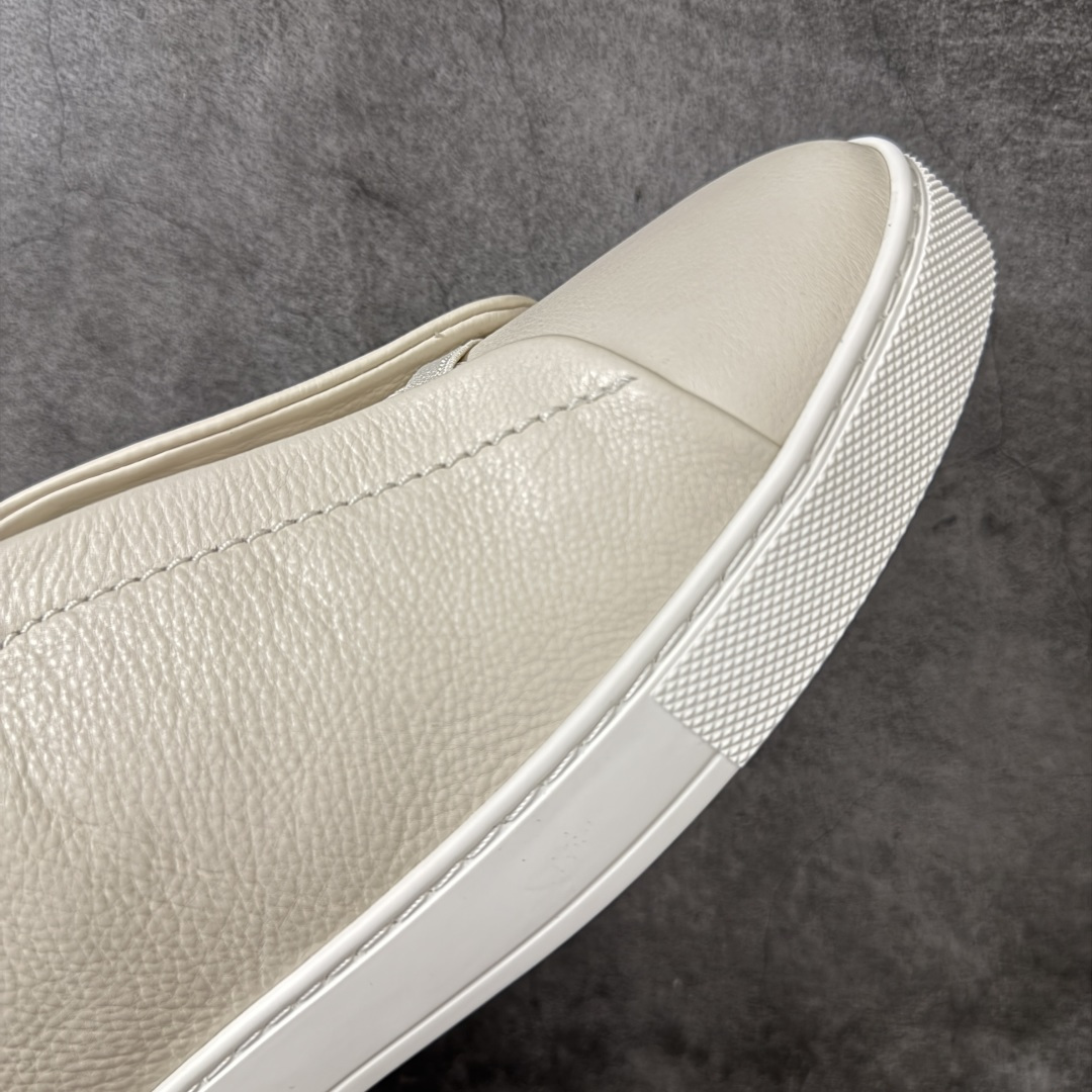 Zegna Triple Stitch 杰尼亚皮革 圆头平底 低帮低帮运动鞋 米白皮面 摔花纹牛皮制成，饰以丰富的工艺细